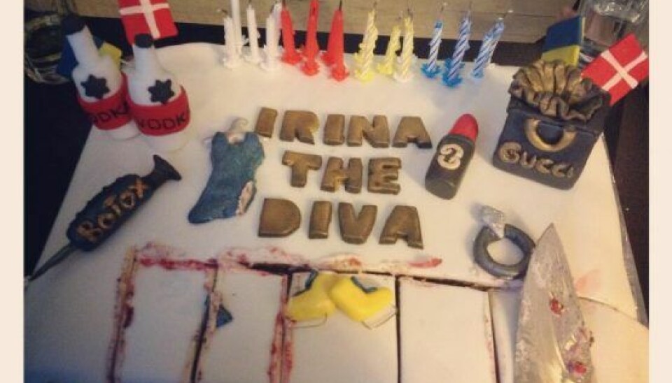 Samantha havde været kreativ med kagen, som uden tvivl er en diva værdig. (Foto: Privat)