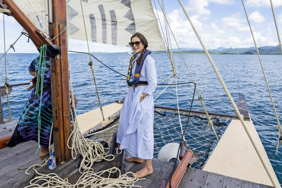 I Suva fik hun en uforglemmelig tur med båden Uto
ni Yalo, der kombinerer tusind års sejltradition fra
Fiji-øerne med moderne grøn teknologi.