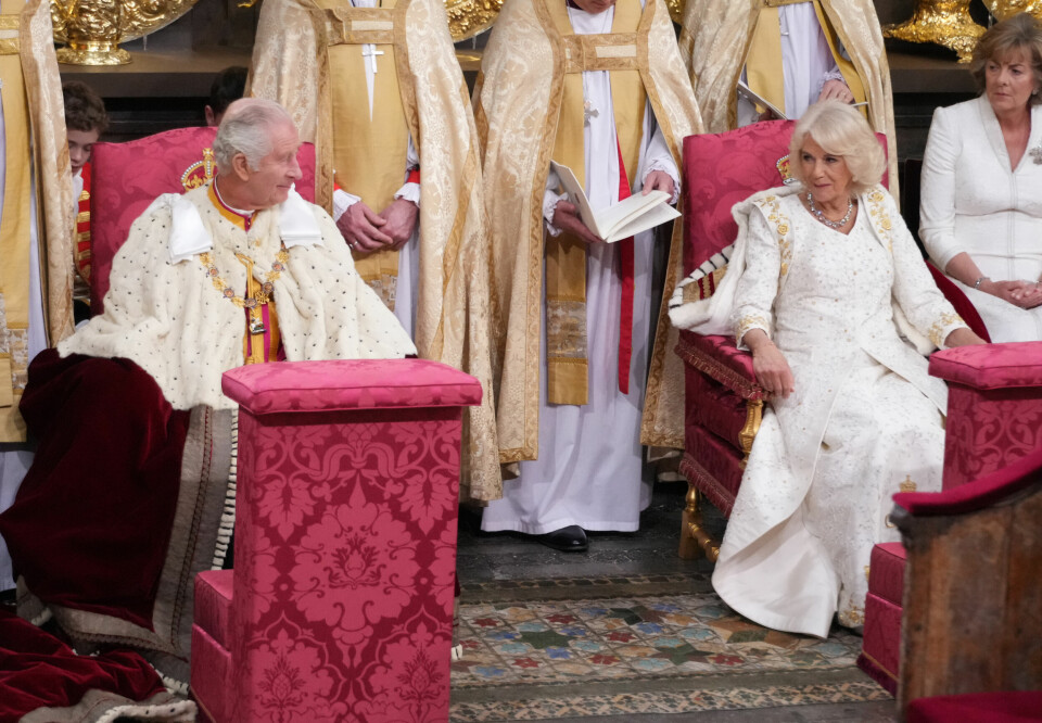 Kong Charles og dronning Camilla til kroningsceremonien