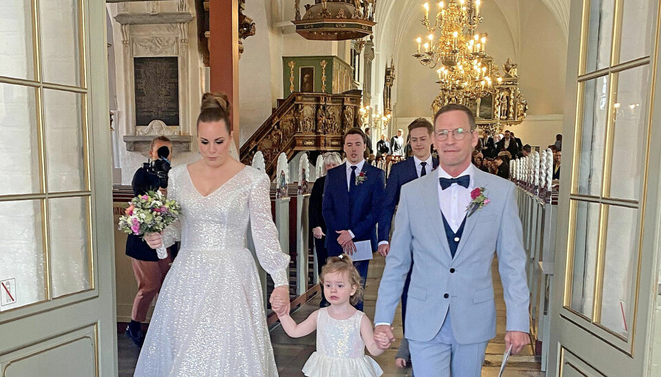 Sidste forår giftede Lise og Jacob Dahl sig ved et flot
bryllup i Budolfi Kirke i Aalborg, og datteren Laura
var fin brudepige.