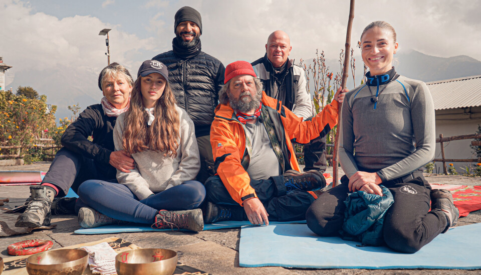 Holdet i 'The Journey' er Søs Egelind, 64, Josephine
Højbjerg, 20, Dulfi Al-Jabouri, 32, Anders Lund
Madsen, 59, Stig Tøfting, 53, og Christiane. Holdet i 'The Journey' er Søs Egelind, 64, Josephine
Højbjerg, 20, Dulfi Al-Jabouri, 32, Anders Lund
Madsen, 59, Stig Tøfting, 53, og Christiane.
