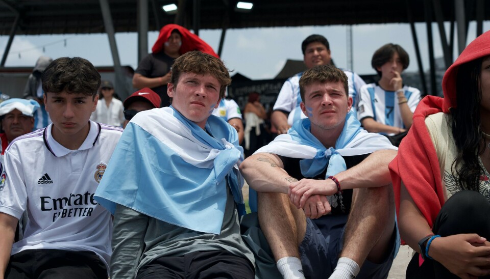Tue og Asker valgte at se VM finalen i Argentina i stedet for at gennemføre raset i 'Først til verdens ende'. Tue og Asker valgte at se VM finalen i Argentina i stedet for at gennemføre raset i 'Først til verdens ende'.
