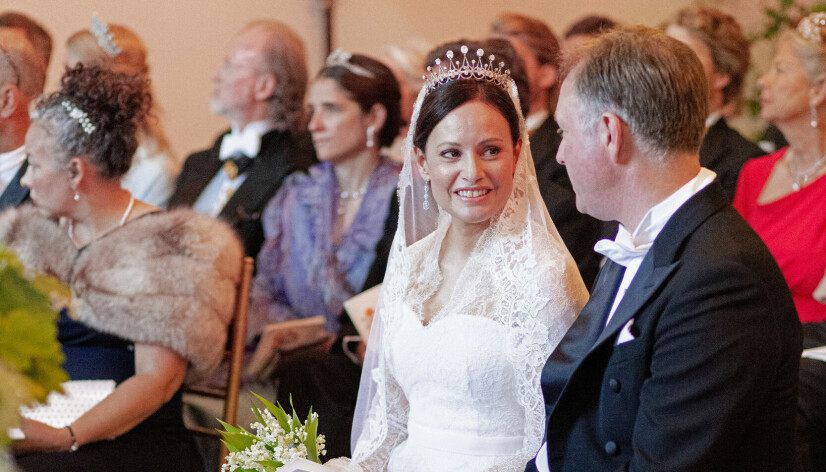 Carina og Gustav giftede sig sidste sommer på
Berleburg. Her var kronprinsparret først vidner ved
en privat borgerlig vielse, og dagen efter var kronprinsen Gustavs forlover i slotskirken.