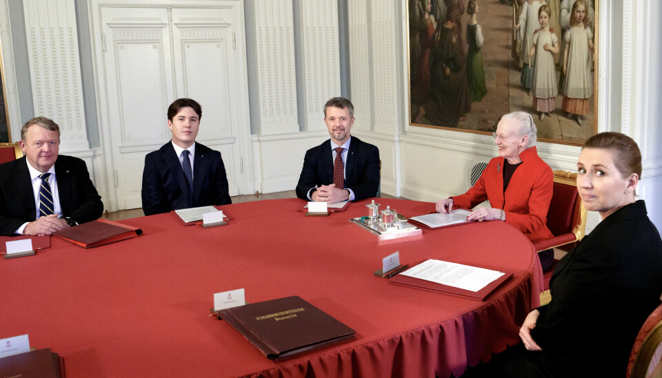 Prins Christian ved statsrådet med kronprins Frederik, 55, dronning Margrethe, 83, udenrigsminister Lars Løkke Rasmussen, 59, og statsminister Mette Frederiksen, 45.