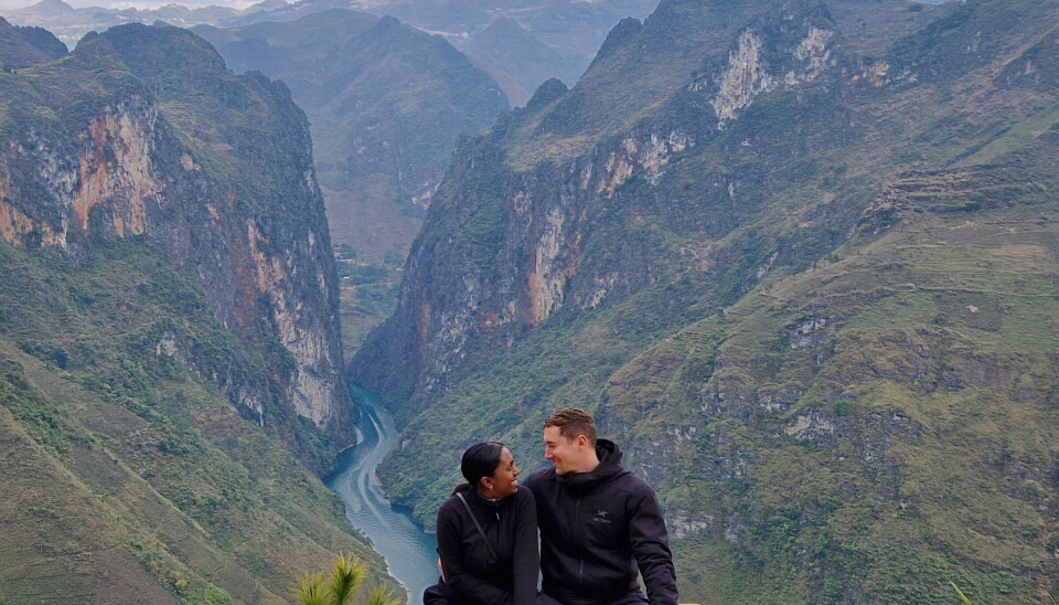 Thas' kæreste friede til
hende sidste nytårsaften under en rejse til
Vietnam. – Vi er i fuld
gang med at planlægge
brylluppet, der skal holdes til juni.