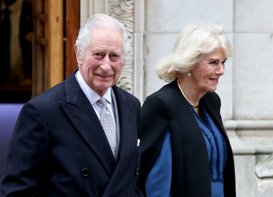 Kong Charles forlader The London Clinic med dronning Camilla efter en operation for forstørret prostata.