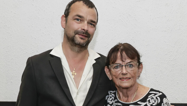 June og sønnen Michel fotograferet i september 2023