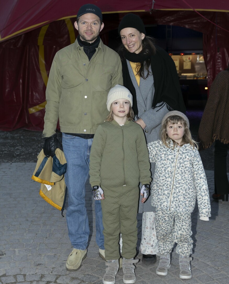Sigurd le Dous med hustruen Sidsel Brandt Hasberg og børnene Herbert og Gunhild.