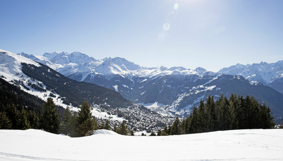 Verbier ligger i Alperne med udsigt til gletsjerne ved Grand Combin.