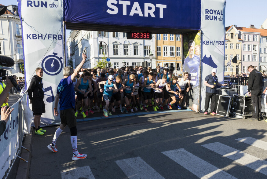 Kong Frederik løber Royal Run i København.