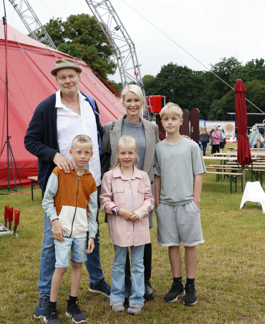 Andreas Bo med familien i 'Flying Superkids'