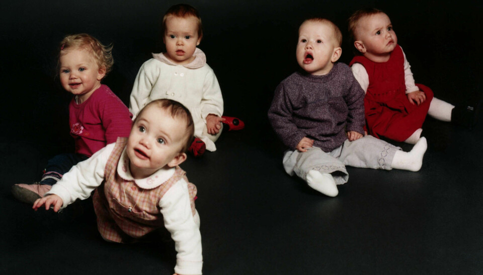 'Årgang 0' år 1 - fra venstre Stephanie, Mathilde, Rachel, Emma og Marie (FOTO: TV 2 / Per Arnesen)