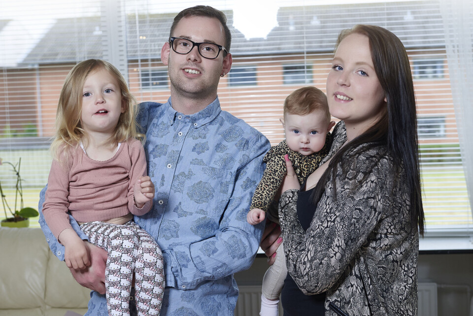Malene og Thomas medvirkede sammen i 'De unge mødre', men efter bruddet har Thomas ikke ønsket, at pigerne skal medvirke længere. (Foto: Janus Nielsen / Kanal 4) Malene og Thomas medvirkede sammen i 'De unge mødre', men efter bruddet har Thomas ikke ønsket, at pigerne skal medvirke længere. (Foto: Janus Nielsen / Kanal 4)