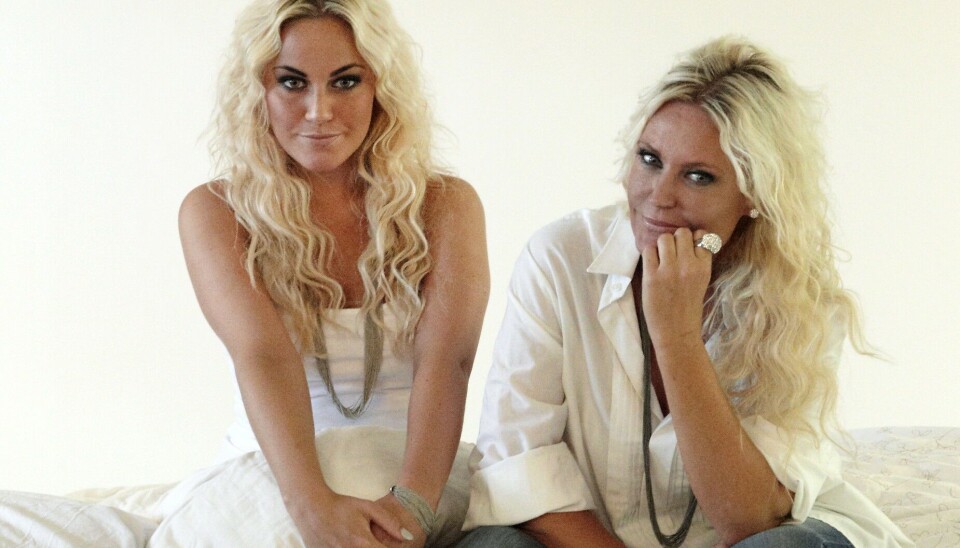 Amalie ses her med sin mor, Lotte (Foto: Birger Storm/TV3) Amalie ses her med sin mor, Lotte (Foto: Birger Storm/TV3)