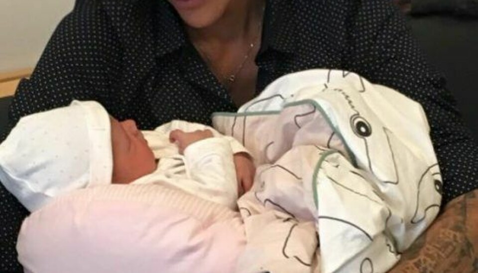 Linse elsker sit nye barnebarn. (Foto: Privat)