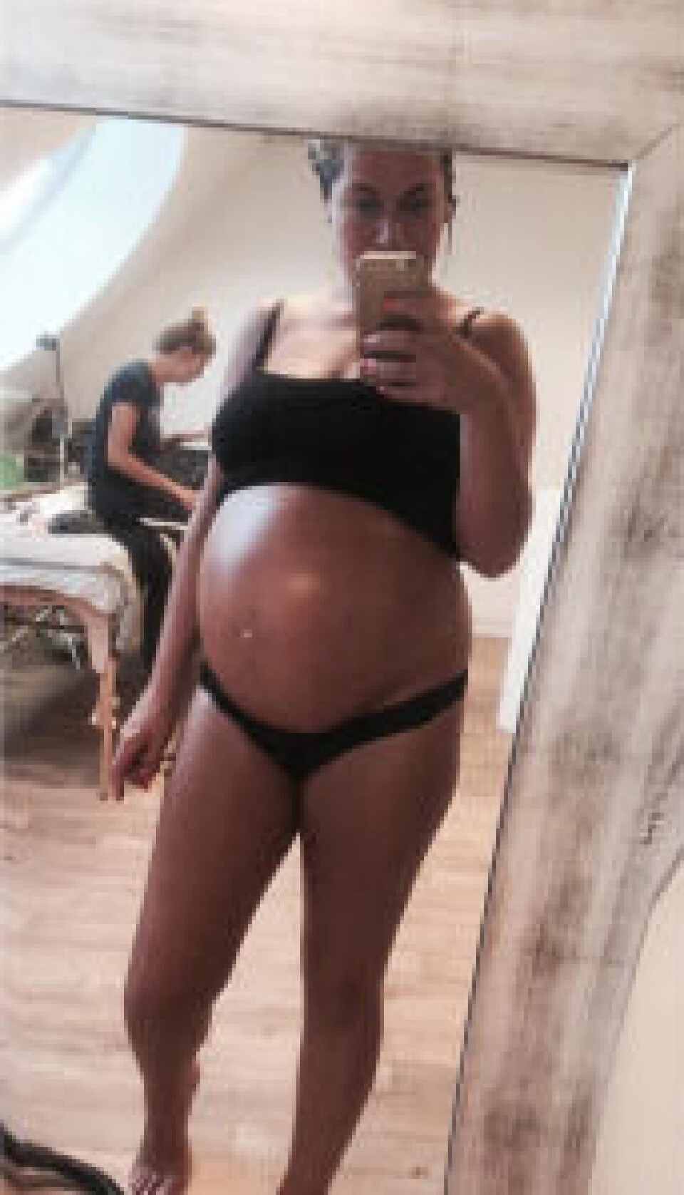 Amalie har termin d. 30 juli. (Foto: Instagram) Amalie har termin d. 30 juli. (Foto: Instagram)