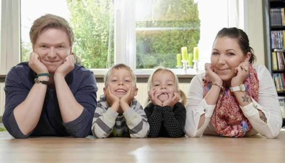 Louise Brylle og familien. (Foto: Janus Nielsen / Kanal 4)