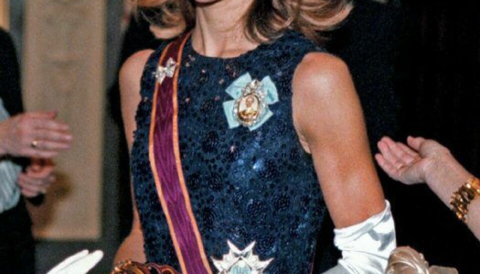 En alt for tynd kronprinsesse ved en officiel middag i 1997, kort tid før det svenske hof meldte ud, at den dengang 20-årige Victoria led af den frygtede spiseforstyrrelse. (Foto: Ritzau Scanpix)