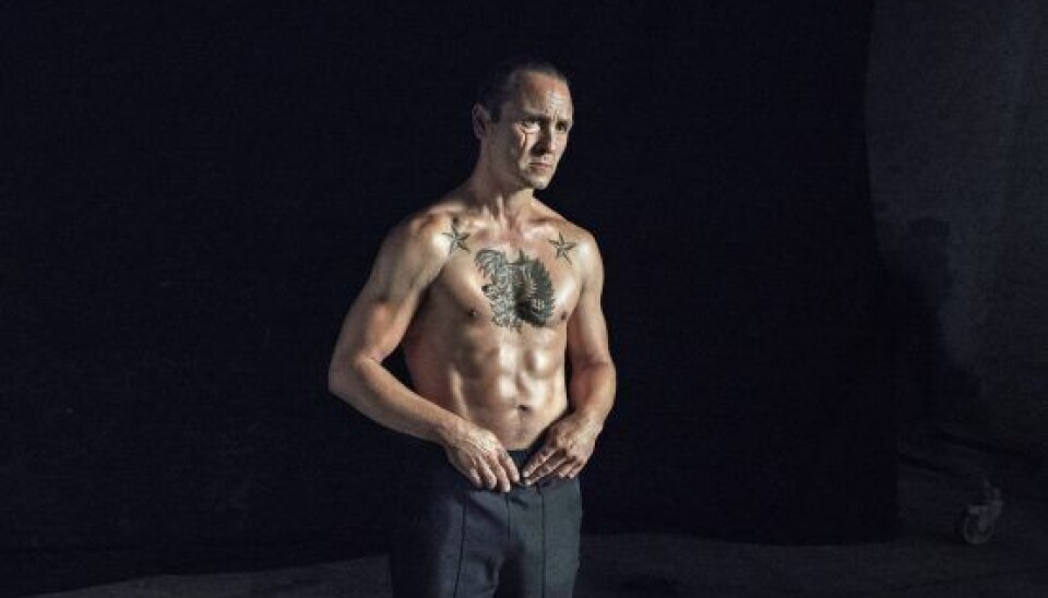 Det er en helt anden Lars Ranthe, der snart vender tilbage til skærmen. (Foto: Karoline Lieberkind/TV 2) Det er en helt anden Lars Ranthe, der snart vender tilbage til skærmen. (Foto: Karoline Lieberkind/TV 2)