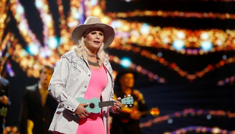Værten Sofie Linde viste også musikalske talenter ved 'X Factor'-finalen (Foto: Niels Henrik Dam)