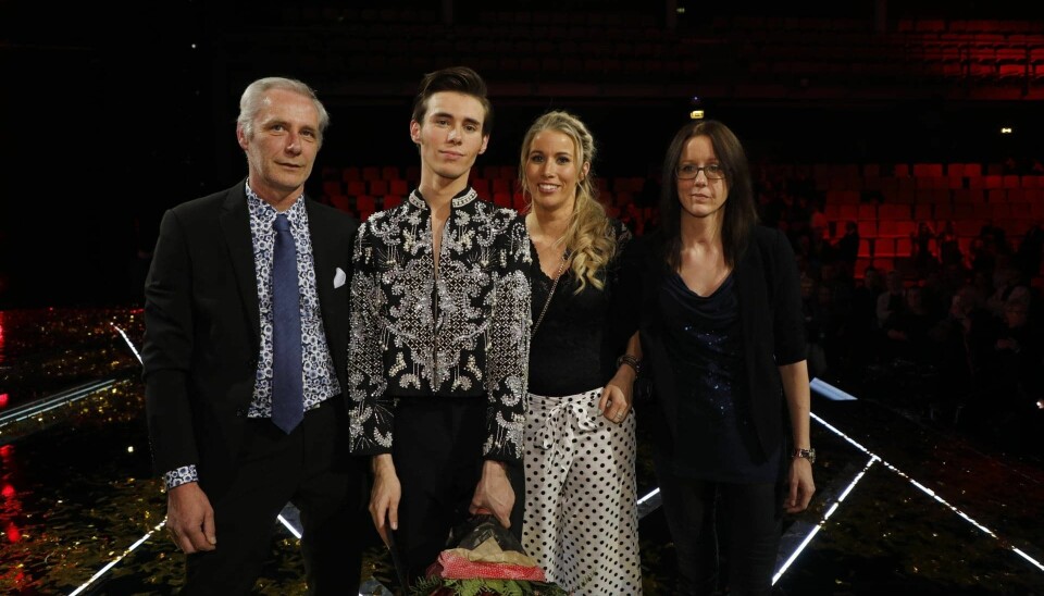 Kristian og familien efter afgørelsen i 'X Factor' (Foto: Niels Henrik Dam)