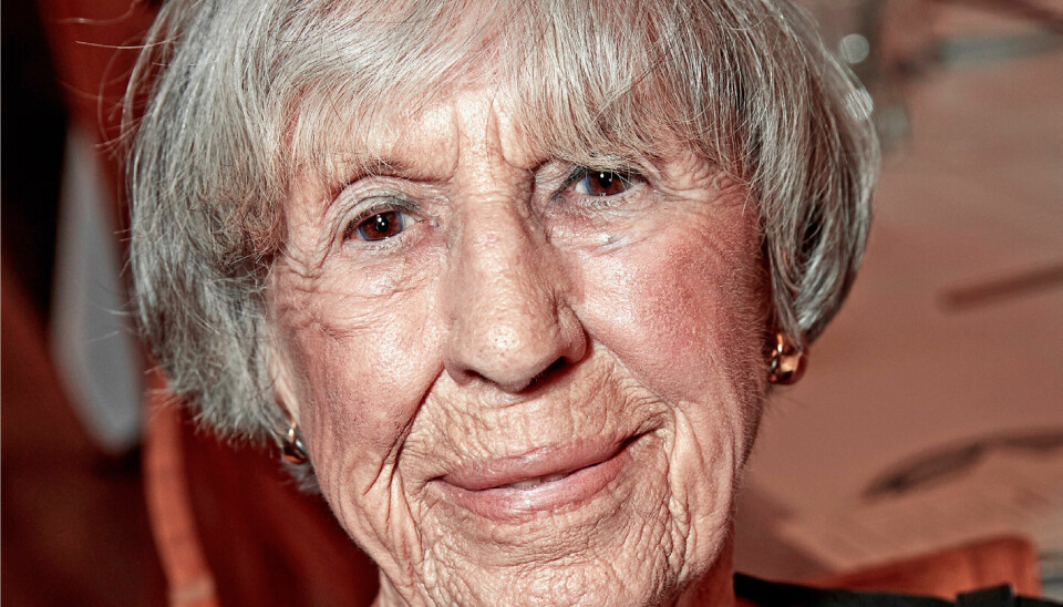 Skønhed og elegance kender ingen alder, og der er ingen, som kan se på Lise Nørgaard, at hun lige er fyldt 102 år (Foto: Bo Nymann).