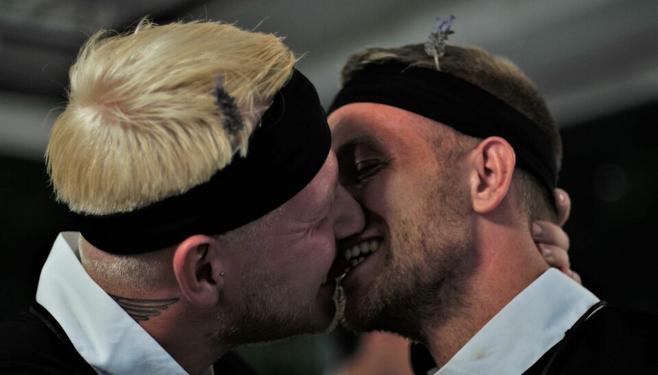 Mark og Kasper deler gladeligt ud af kærligheden (Foto: Lykke Buhl).