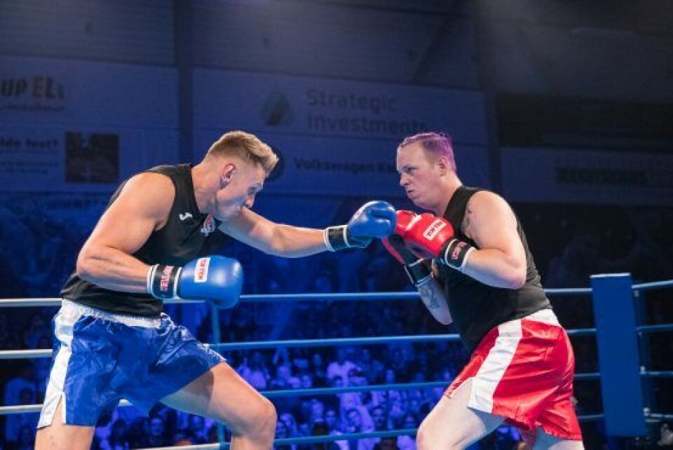 Til sidste års 'Stjerne Boksning' kæmpede blandt andre Mathias Hjort og Moster Niller mod hinanden, hvor sidstnævnte blev knock outet efter få sekunder (Foto: Henrik R. Petersen) Til sidste års 'Stjerne Boksning' kæmpede blandt andre Mathias Hjort og Moster Niller mod hinanden, hvor sidstnævnte blev knock outet efter få sekunder (Foto: Henrik R. Petersen)