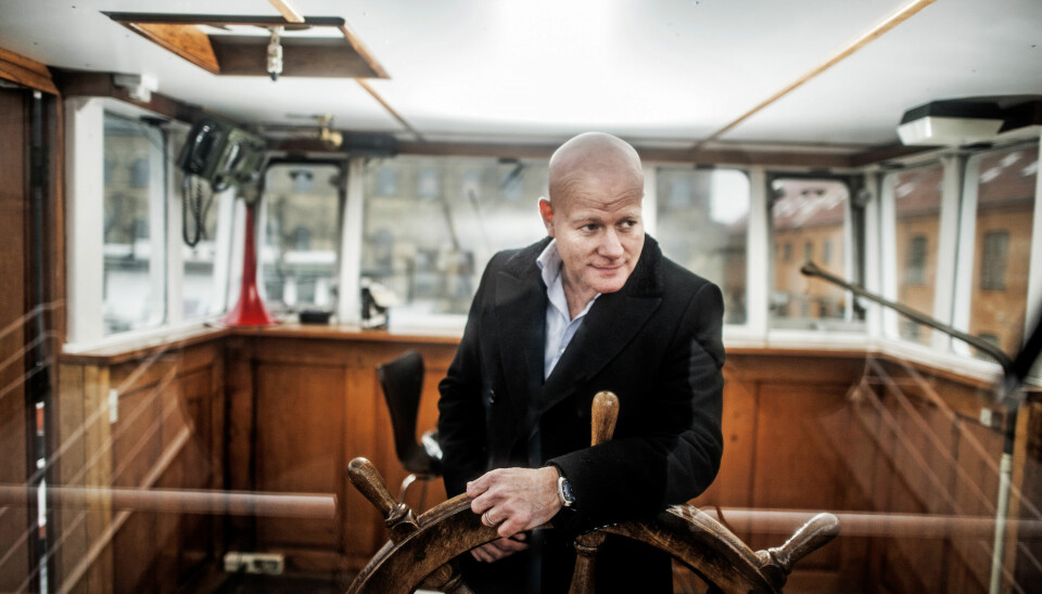 Thomas Blachman på sin husbåd (Foto: Henrik R. Petersen)