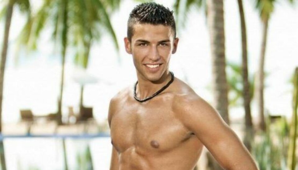 Han er næsten ikke til at kende, men sådan så Türker ud, da han deltog i 'Paradise Hotel' i 2012 for første gang (Foto: TV3) Han er næsten ikke til at kende, men sådan så Türker ud, da han deltog i 'Paradise Hotel' i 2012 for første gang (Foto: TV3)