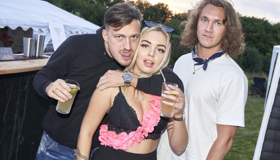 Selvom luften er kold mellem Justina og Mark, så har Justina og Jonas (Marks bror og Justinas eks, red.) et godt forhold til hinanden i dag (Foto: Janus Nielsen) Selvom luften er kold mellem Justina og Mark, så har Justina og Jonas (Marks bror og Justinas eks, red.) et godt forhold til hinanden i dag (Foto: Janus Nielsen)