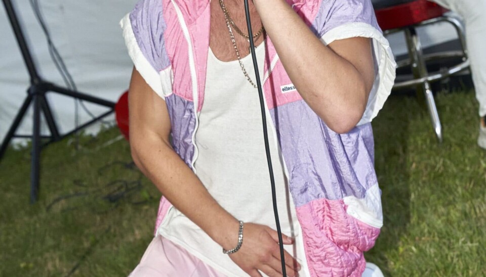 Den nye kunstner Oli optrådte til Nicklaes' 'Ex on the Beach'-havefest (Foto: Janus Nielsen) Den nye kunstner Oli optrådte til Nicklaes' 'Ex on the Beach'-havefest (Foto: Janus Nielsen)