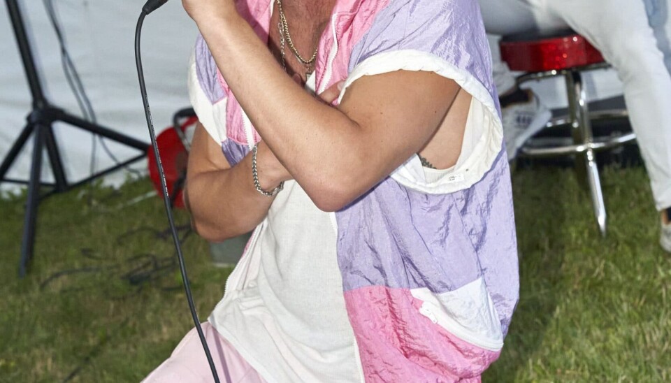 Den nye kunstner Oli optrådte til Nicklaes' 'Ex on the Beach'-havefest (Foto: Janus Nielsen) Den nye kunstner Oli optrådte til Nicklaes' 'Ex on the Beach'-havefest (Foto: Janus Nielsen)