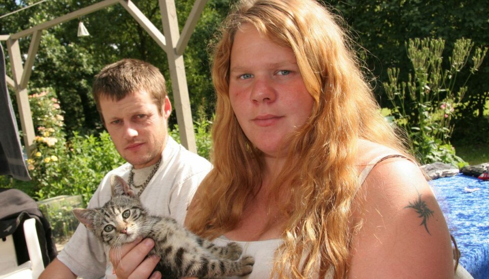 June, Hans Christian og katten Pjevsen (Foto: SAND TV) June, Hans Christian og katten Pjevsen (Foto: SAND TV)