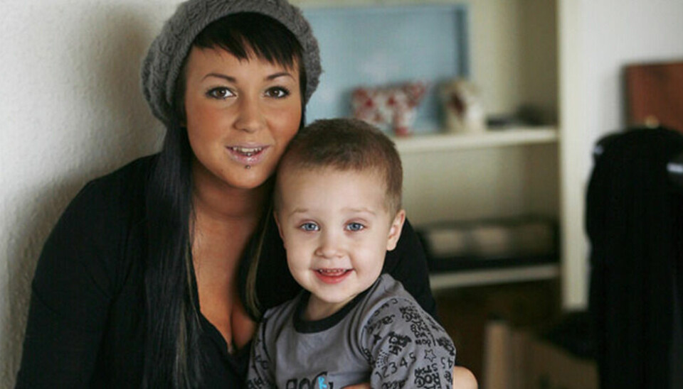 Malou Stella med sønnen Tino (Foto: SBS)