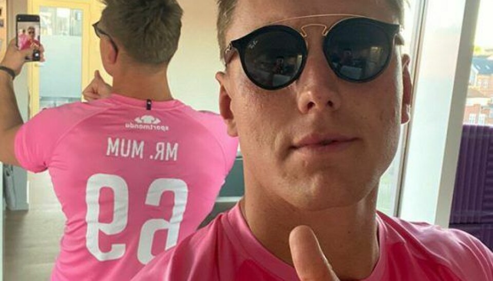 Mathias Hjort er klar i sin 'Fodbold mod cancer'-trøje. (Foto: privat)
