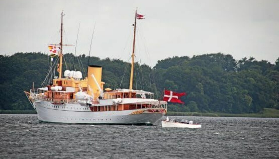 Kongeskibet, der her ses i Mariager Fjord, kom på grund af Covid-19 ikke på sommertogt i år (Foto: Niels Henrik Dam)