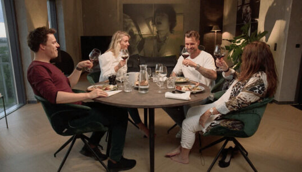 'Til middag hos' med Michael Maze, Kirsten Siggaard, Anders Stjernholm og Annette Heick. (Foto: TV3/Viaplay) 'Til middag hos' med Michael Maze, Kirsten Siggaard, Anders Stjernholm og Annette Heick. (Foto: TV3/Viaplay)