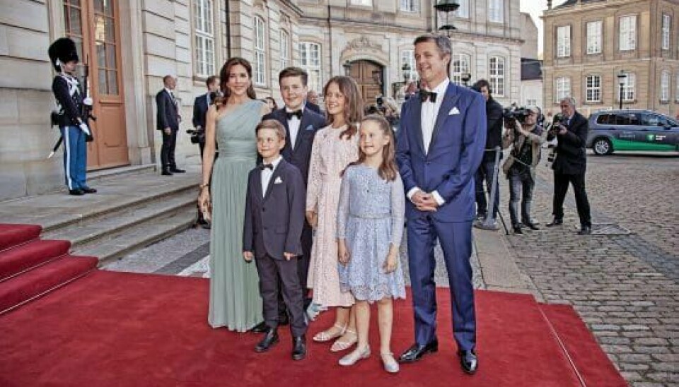 Som den næste i rækken til tronen efter sin far, er der visse forventninger til den unge prins, her til kronprinsens 50-års gallafest i 2018 (Bo Nymann)