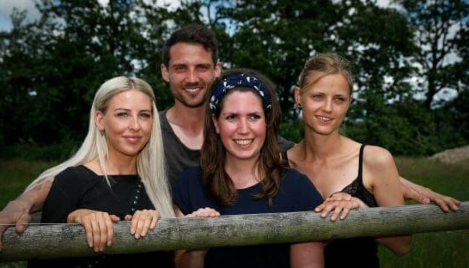 Mads har datet Merle, Karen og Anna i 'Landmand søger kærlighed'. Og i aften skal han vælge mellem Merle og Anna. (Foto: Anders Brohus/TV 2) Mads har datet Merle, Karen og Anna i 'Landmand søger kærlighed'. Og i aften skal han vælge mellem Merle og Anna. (Foto: Anders Brohus/TV 2)