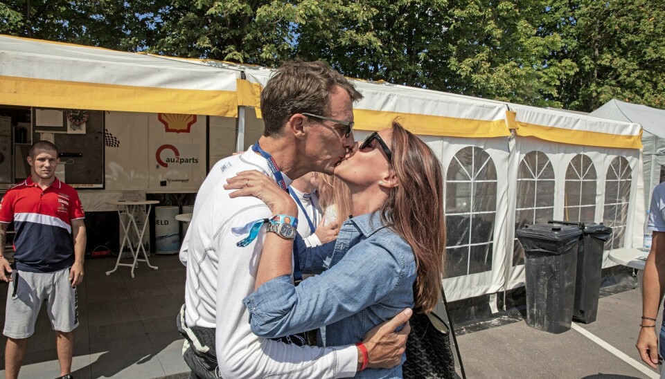 Prins Joachim har fuld opbakning til at udleve sin store interesse for motorløb, og Marie kommer gerne og hepper (Foto: Lars E. Andreasen)