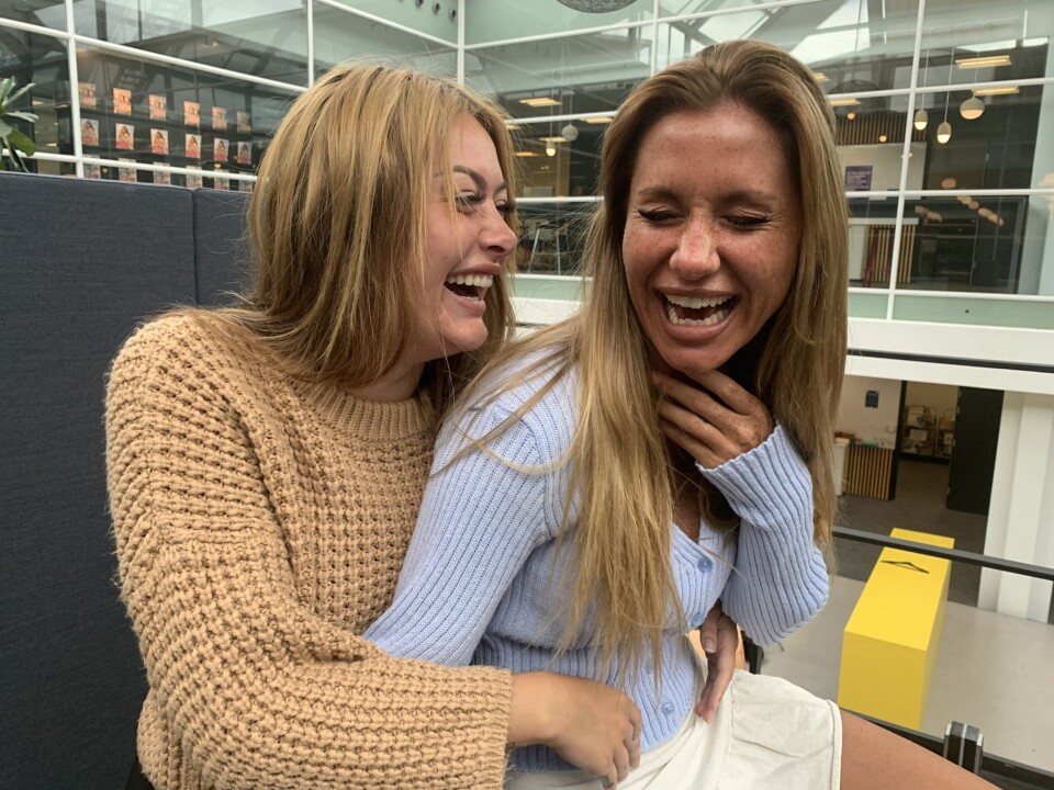 Camilla og Amanda ses stadig en del, og de kan stadig ikke lade være med at grine af og med hinanden. (Foto: Realityportalen.) Camilla og Amanda ses stadig en del, og de kan stadig ikke lade være med at grine af og med hinanden. (Foto: Realityportalen.)