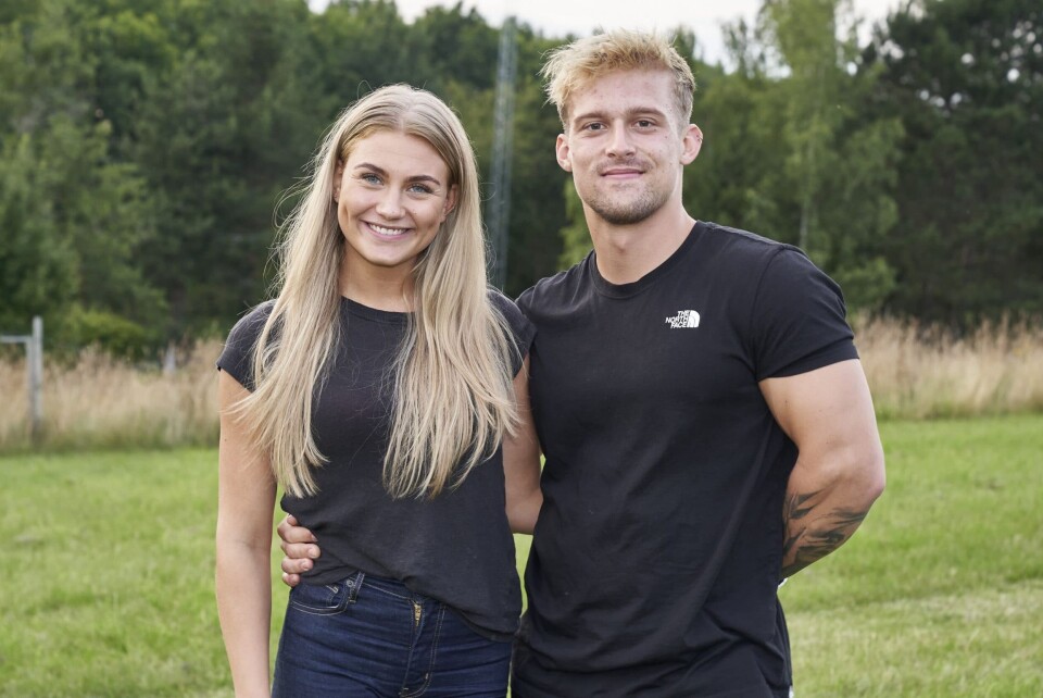 Mathilde og Robin bor sammen og har også hunden Theo. (Foto: Janus Nielsen) Mathilde og Robin bor sammen og har også hunden Theo. (Foto: Janus Nielsen)