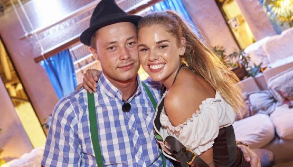 Silke og Marco nåede lige at danne par i denne sæson af 'Paradise Hotel', inden Silke blev smidt hjem af sin bedste veninde Sarah. Hjemme i Danmark genoptog Silke og Marco dog flirten, som der kun havde været antydninger af på hotellet.(Foto: Janus Nielsen) Silke og Marco nåede lige at danne par i denne sæson af 'Paradise Hotel', inden Silke blev smidt hjem af sin bedste veninde Sarah. Hjemme i Danmark genoptog Silke og Marco dog flirten, som der kun havde været antydninger af på hotellet.(Foto: Janus Nielsen)