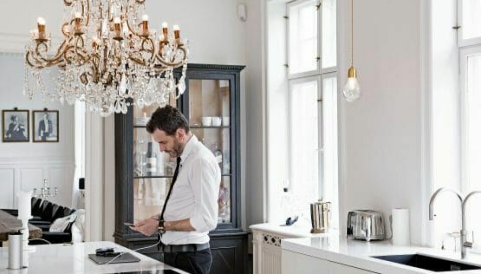 Jesper Buch i sit køkken (Foto: Linda Kastrup/Ritzau Scanpix)