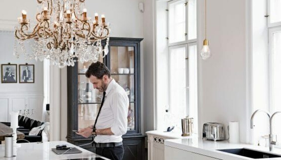 Jesper Buch i sit køkken (Foto: Linda Kastrup/Ritzau Scanpix) Jesper Buch i sit køkken (Foto: Linda Kastrup/Ritzau Scanpix)