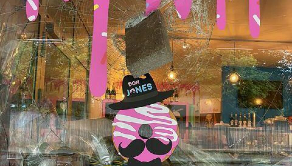 I august 2020 åbnede Baris' donutforretning, Don Jones, som var plaget af hærværk fra start (Foto: Privat)