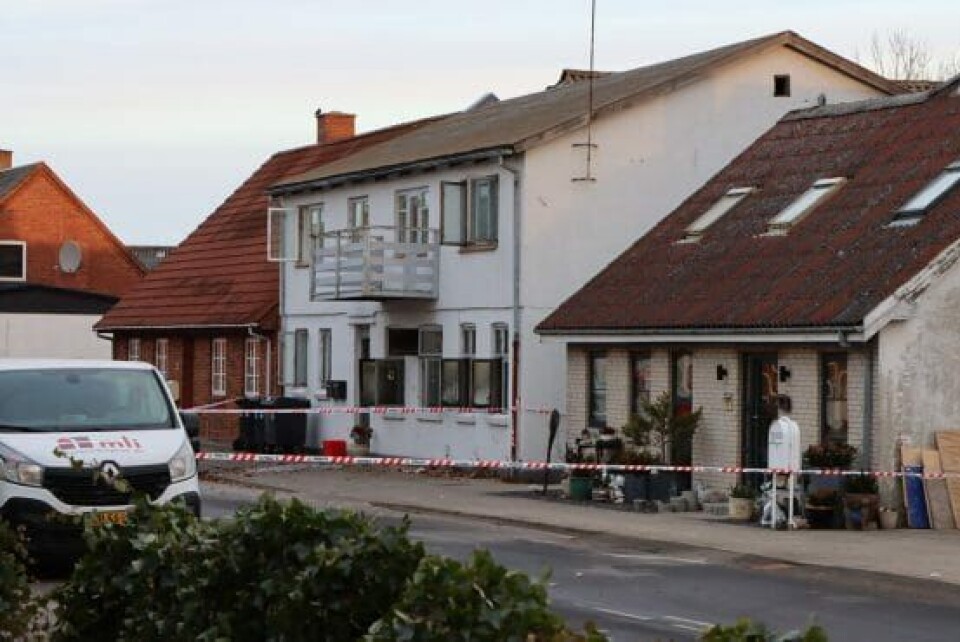 Kvinden og hendes to børn boede i underetagen af huset, hvor branden brød ud (Foto: presse-fotos.dk) Kvinden og hendes to børn boede i underetagen af huset, hvor branden brød ud (Foto: presse-fotos.dk)
