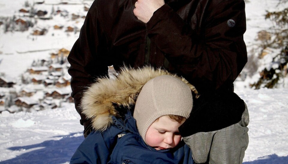 I 2009 slog kronprins Frederik sin ankel så meget under kælkeleg med børnene, at han brækkede lægbenet og måtte hjem og opereres (Foto: Bo Nymann)
