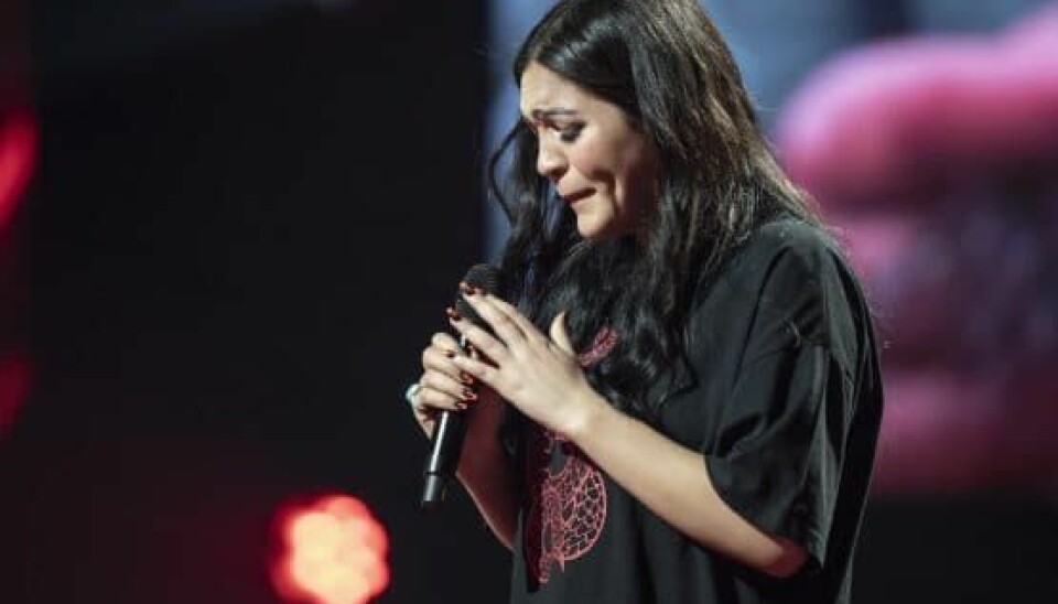 Allerede under omsangen pressede tårerne sig på hos Hiba, der måtte forlade 'X Factor' som den første (Foto: Tariq Mikkel Khan/Ritzau Scanpix)